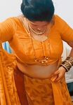 Saree cleavage bhabhi