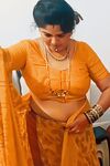 Saree cleavage bhabhi