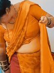 Saree cleavage bhabhi
