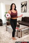 Reagan Foxx Shows Off Her Big Coconuts On Camera photos (Quinton James)
