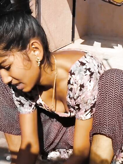 Mallu desi bhabhi cleavage