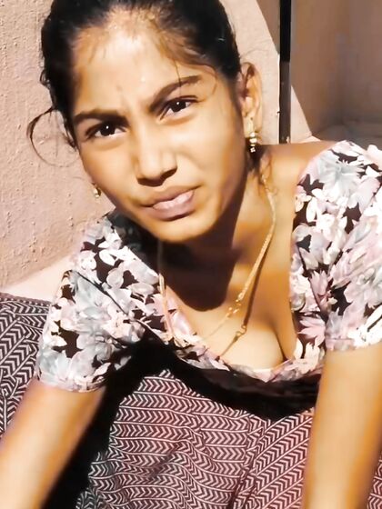 Mallu desi bhabhi cleavage