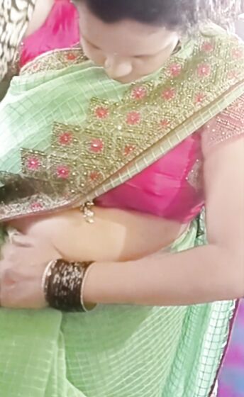 Saree navel