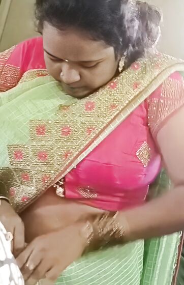 Saree navel