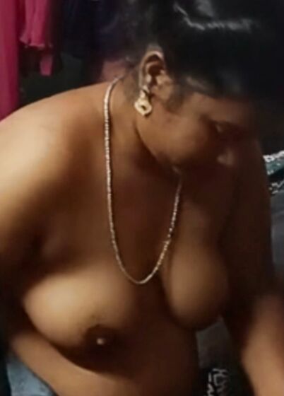 Desi bhabhi boobs