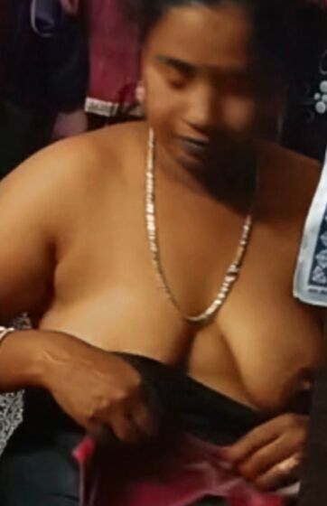 Desi bhabhi boobs