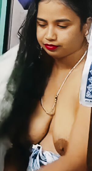 Nude sexy bhabhi