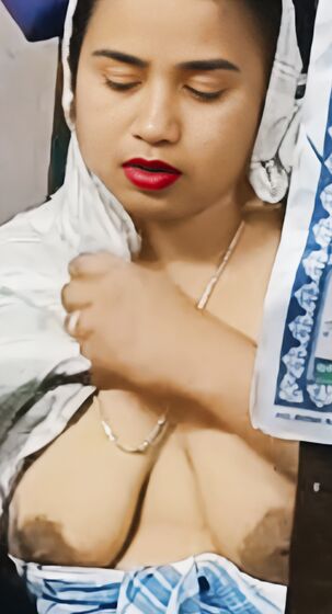 Nude sexy bhabhi