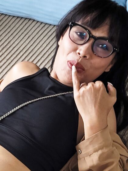 Shae San Fucks MILF Trip - Set 1