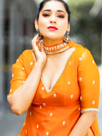 Cleavage bhabhi