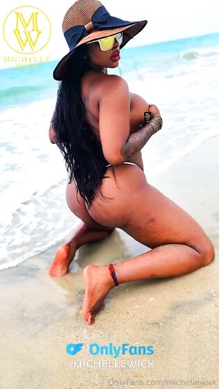 Michelle Wick en la playa