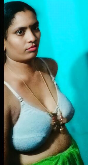 Manju bhabhi boob