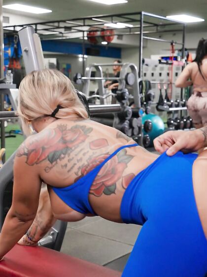 BBC-loving Sluts Kali Roses And Madalina Moon Get Fucked In The Gym