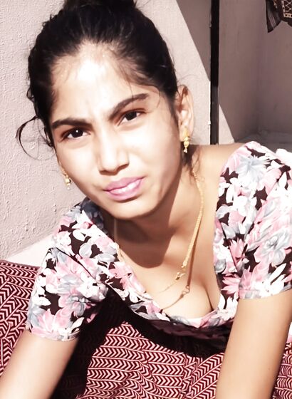 Niharika bhabhi cleavage