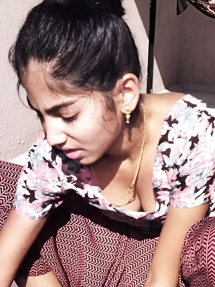 Niharika bhabhi cleavage