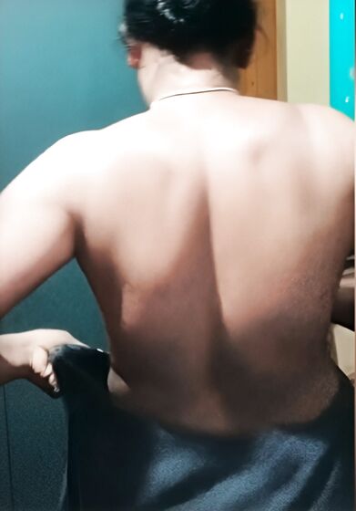 Bare back bhabhi