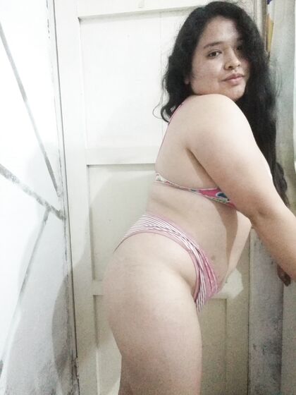 Putita culona en fotos desnuda