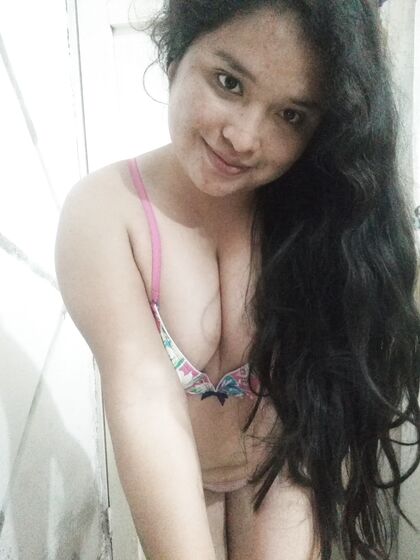 Putita culona en fotos desnuda