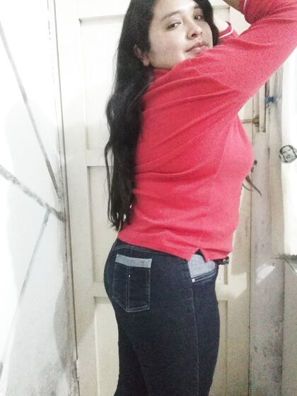 Putita culona en fotos desnuda