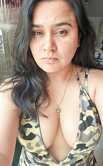 Desi hot mom