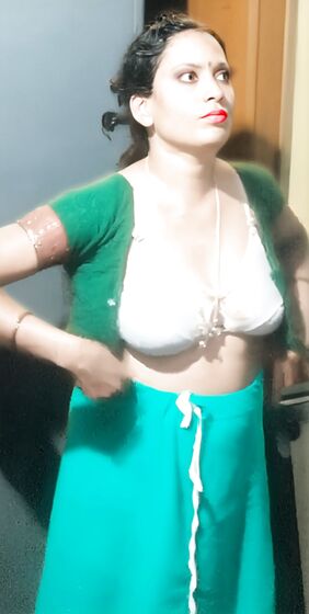 Aunty bra open boobs