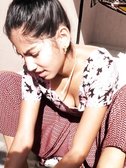 Anitha aunty deep cleavage