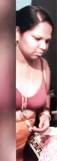 Aunty bra change