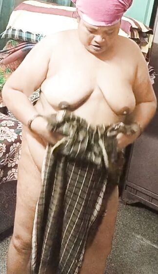 Desi mom naked