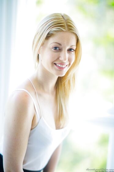 Pretty Blonde Babe Charlotte Stokely Poses Naked In The Living Room photos (Kendra Lust)