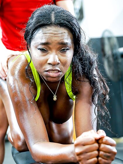 Sporty Black MYLF Naomi Foxxx Gets Pounded In The Gym