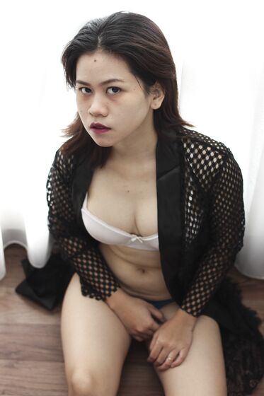 Indonesia Model - Avril Hanna