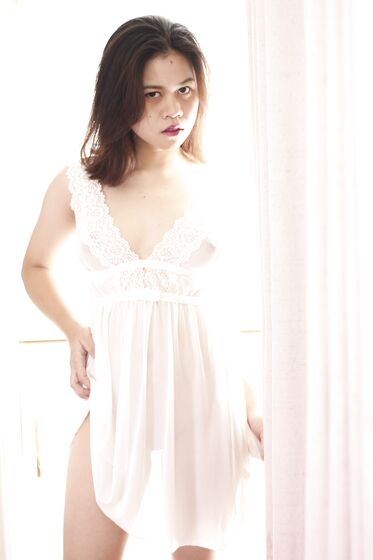 Indonesia Model - Avril Hanna