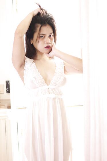 Indonesia Model - Avril Hanna