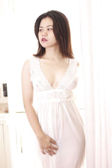 Indonesia Model - Avril Hanna