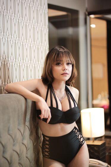 Indonesia Model - Avrillia Shaqila