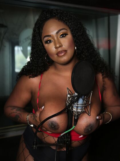 Layton Benton Gets Her Chubby Pussy Drilled After Giving Head
