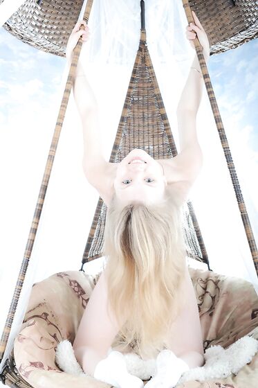 Blonde Teen Kisa A Sexily Looks At You When Taking Off Cloth By Cloths And Posing Naked