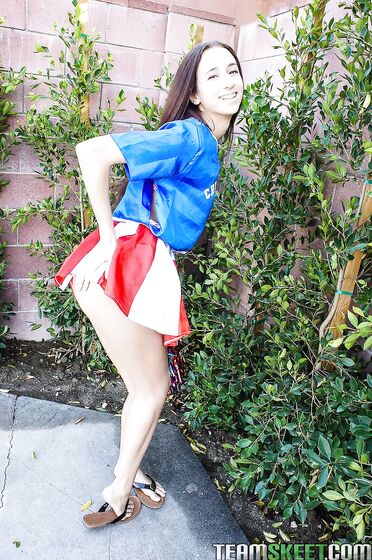 A Passing Grade photos (Belle Knox)