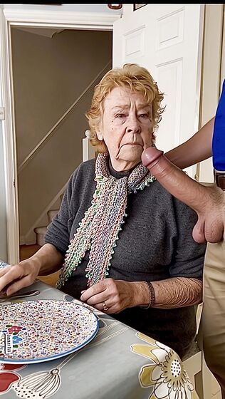 Cathy Golf Slut Granny Filmed Sucking off Male Friends Cock