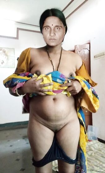 Hindu aunty bobs  muslim mard