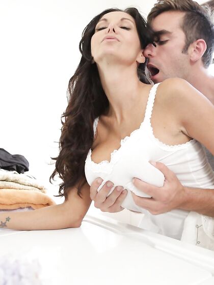 As Ava Addams Shows Us, Quick Kitchen Sex Is What We All Like To Do When We Are Home.
