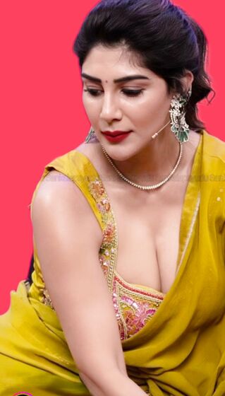 Cleavage bhabhi
