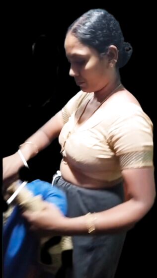 Bhabhi saree drop