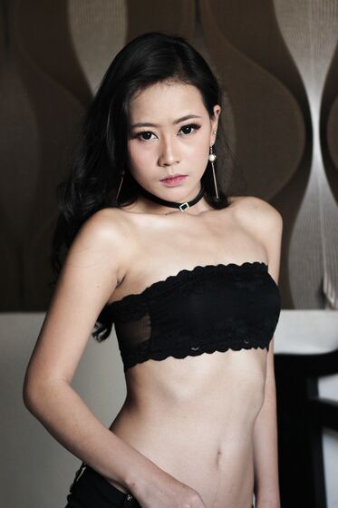 Indonesia Model - Chumey Lan