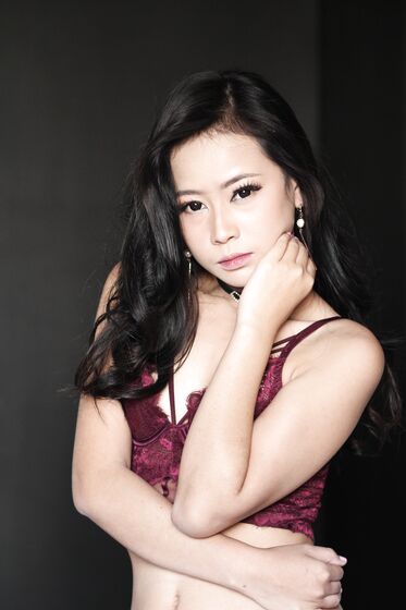Indonesia Model - Chumey Lan