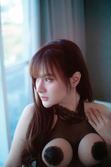Indonesia Model - Amanda Nathalia Olivianty (Lick Me Album)