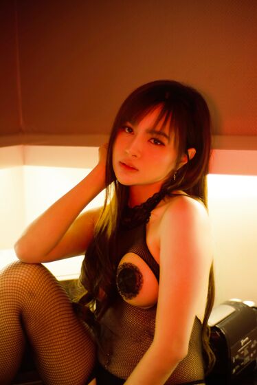 Indonesia Model - Amanda Nathalia Olivianty (Lick Me Album)