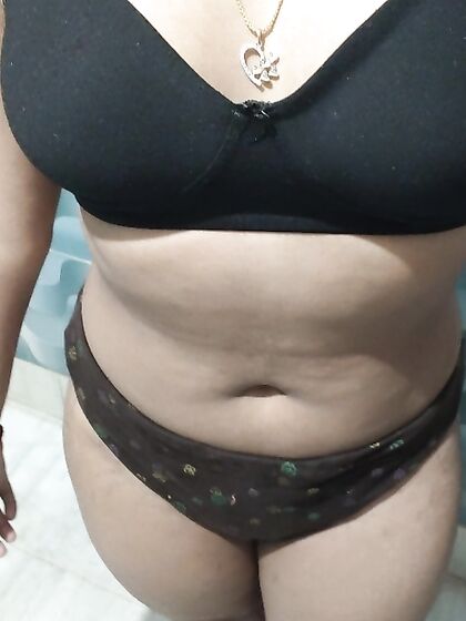 Desi bengali hot teen girl Tithi viral naked photos xxx