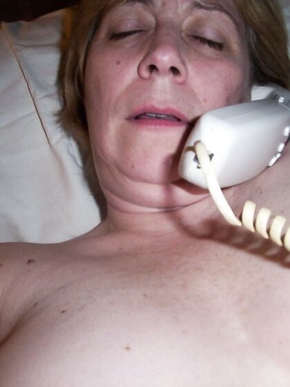 Mature Cumslut Looking For Doms