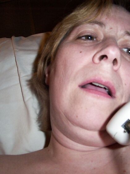 Mature Cumslut Looking For Doms